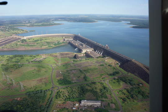 Vista area da Usina de Itaipu
